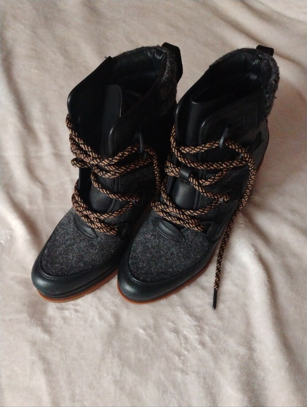 Sorel Blake Black & Gray Lace-Up Block Heel Ankle Boots ~ US SIZE 7.5 🔥 NEW!